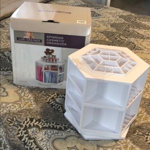 Spinning Cosmetic Organizer